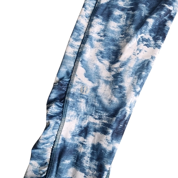 Lululemon Speed Tight Runched Ankle Blue Tie-Dye Leggings Size 8 - Picture 3 of 4